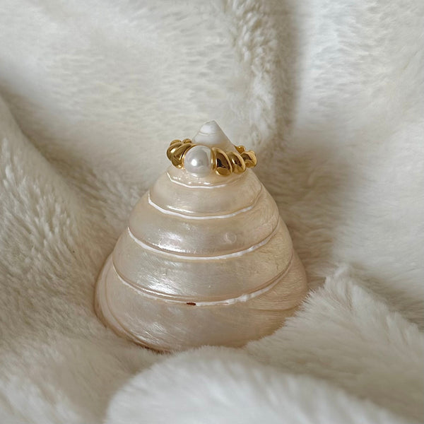 Croissant Pearl Ring